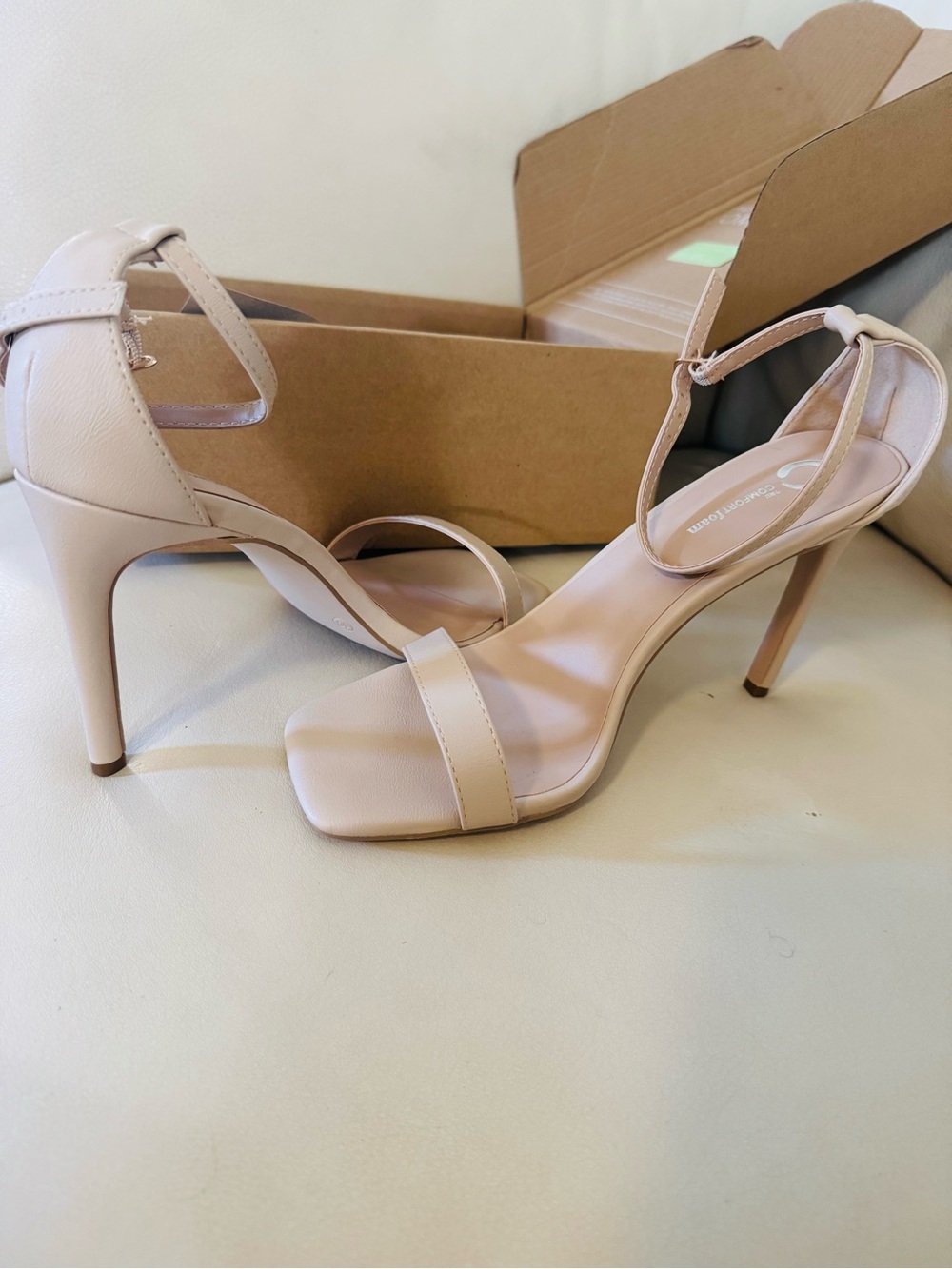 NWT in BOX Ankle-Strap beige taupe tan Stiletto spikes Heels